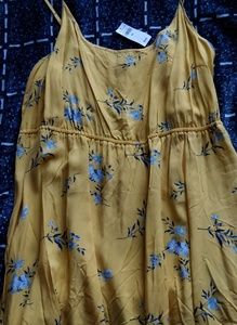 SOLD 🚨 GAP yellow floral dress